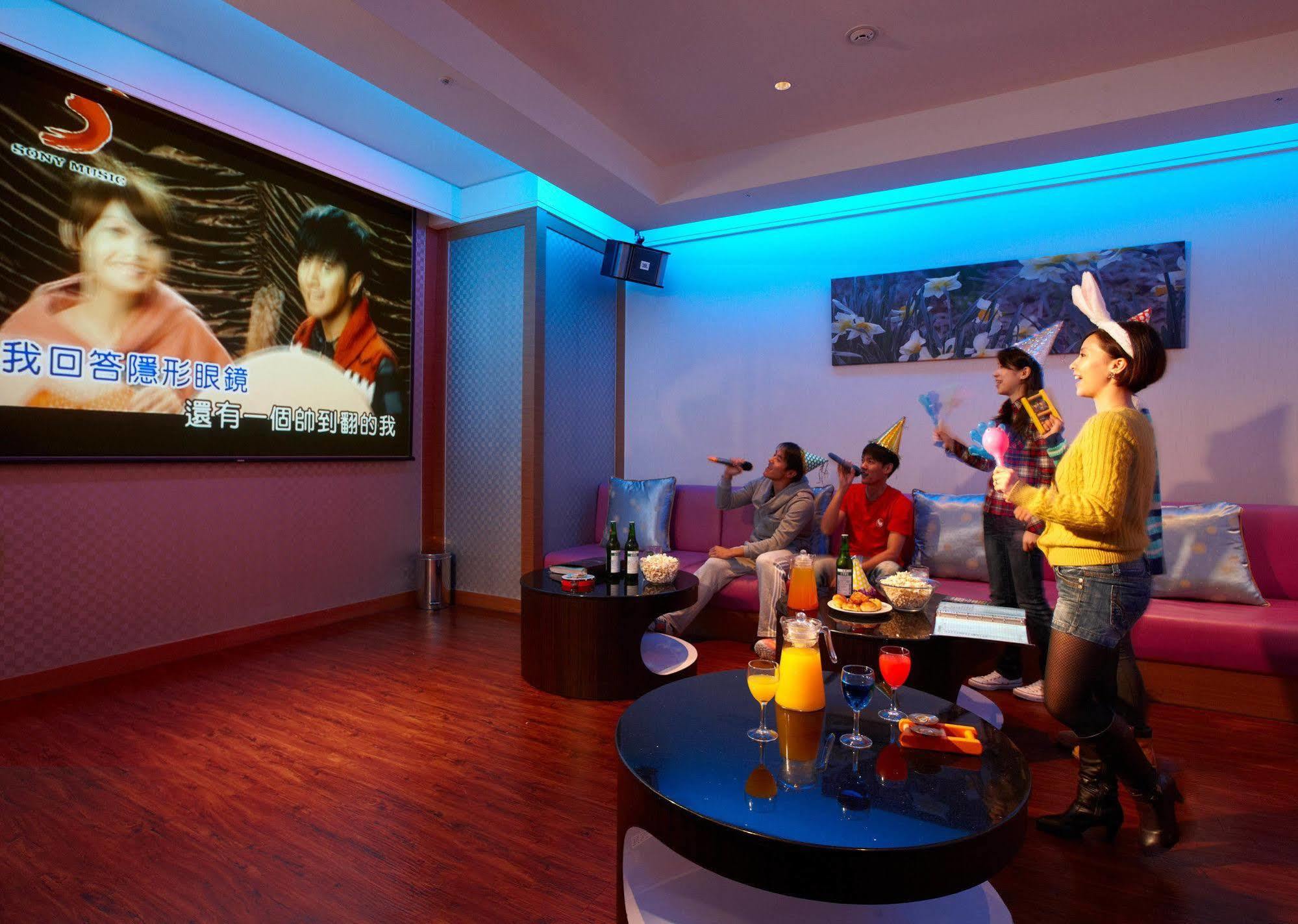 Evergreen Resort Hotel - Jiaosi Jiaoxi Extérieur photo Karaoke in Seoul, South Korea